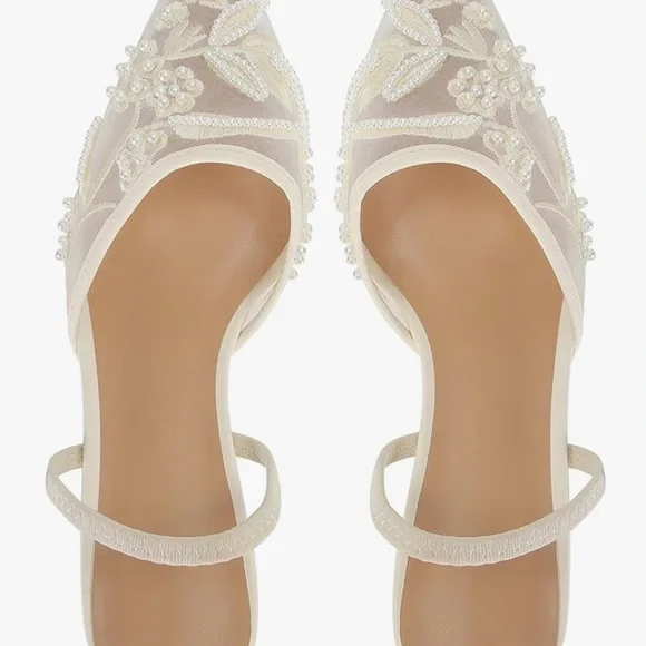 Elegant Ivory Slingback Heels with Floral Embroidery - Picture 2 of 3